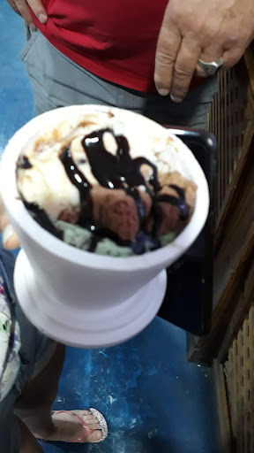 Heladeria Emiliano Envios A Domicilio