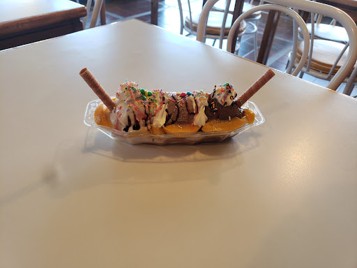 Heladería y cafetería Pingüi