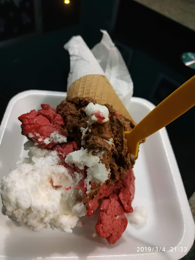 Heladería Cafeteria Artesanal (Mister Máquina)